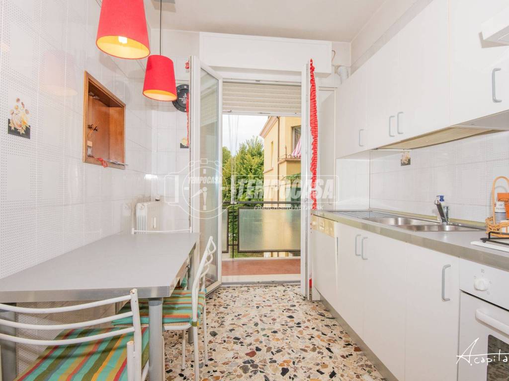 appartamento in vendita a Modena in zona San Lazzaro / Modena Est