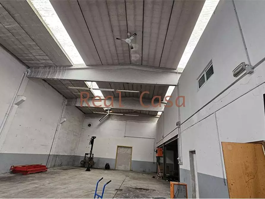 capannone in vendita a Modena in zona Crocetta