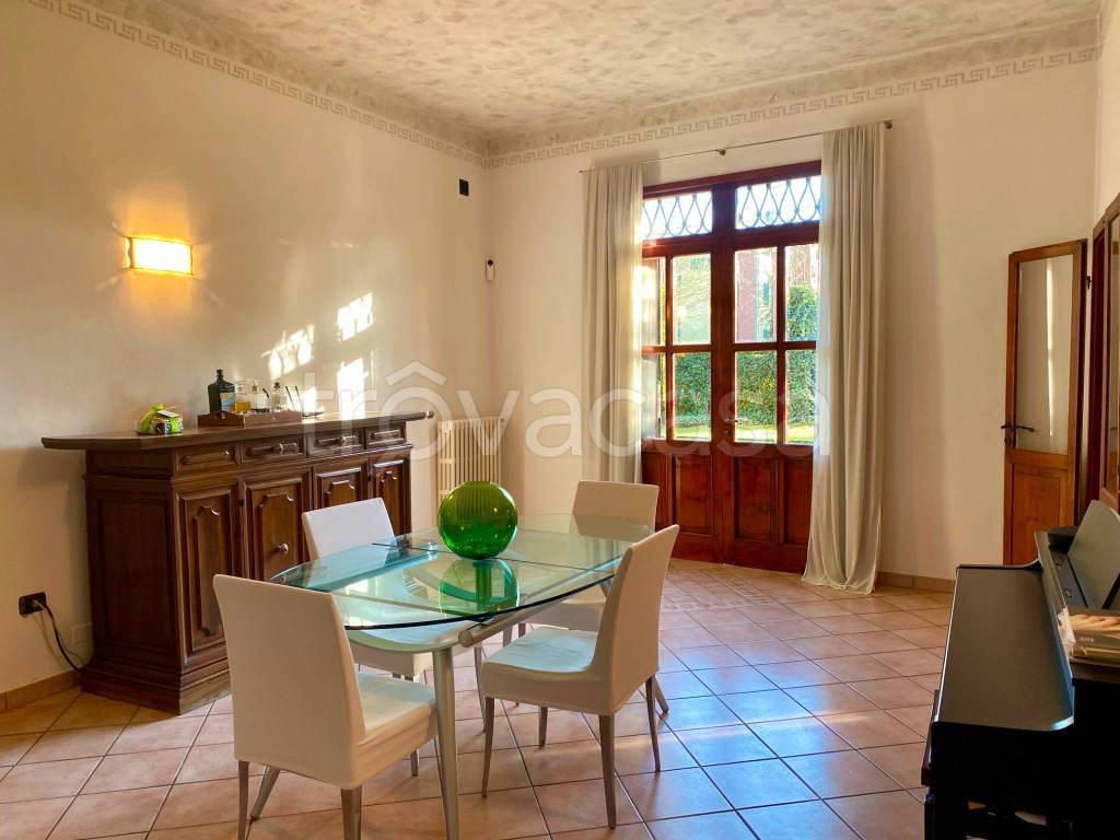 casa indipendente in vendita a Modena in zona Portile