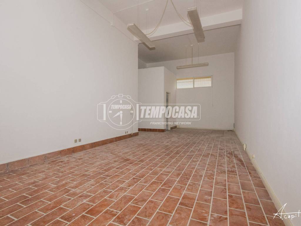 negozio in vendita a Modena in zona Sant'Agnese