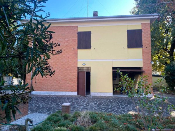 casa indipendente in vendita a Modena in zona San Lazzaro / Modena Est