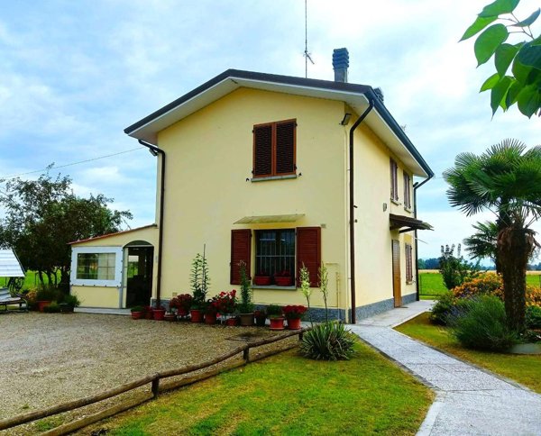 casa indipendente in vendita a Modena in zona Crocetta