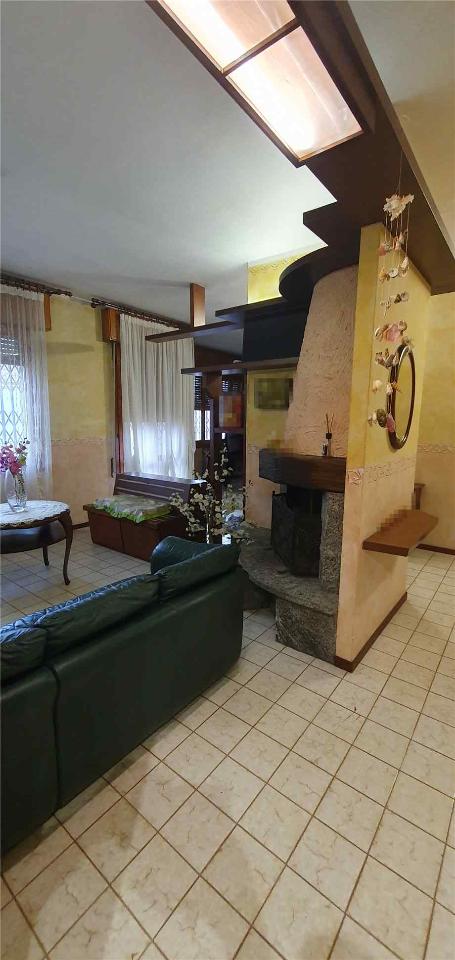 appartamento in vendita a Modena in zona Amendola