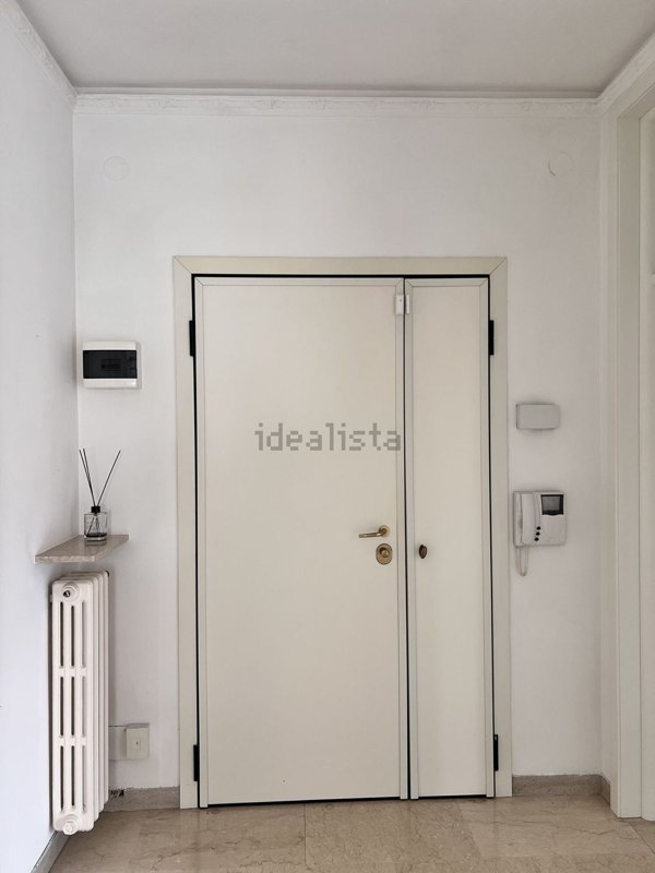 appartamento in vendita a Modena in zona Amendola