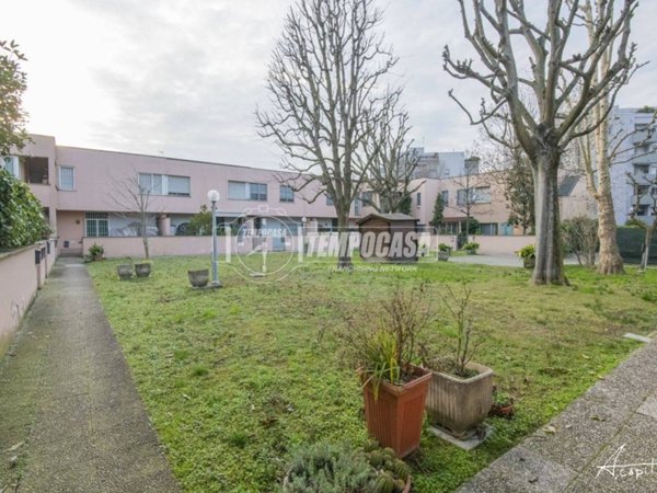 casa indipendente in vendita a Modena in zona San Lazzaro / Modena Est