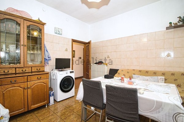 appartamento in vendita a Modena in zona Amendola