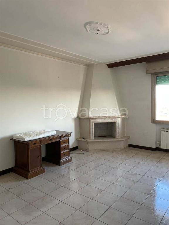 appartamento in vendita a Modena in zona Crocetta