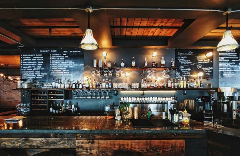 negozio in vendita a Modena in zona Centro Storico