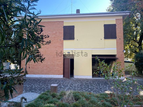 casa indipendente in vendita a Modena in zona Crocetta