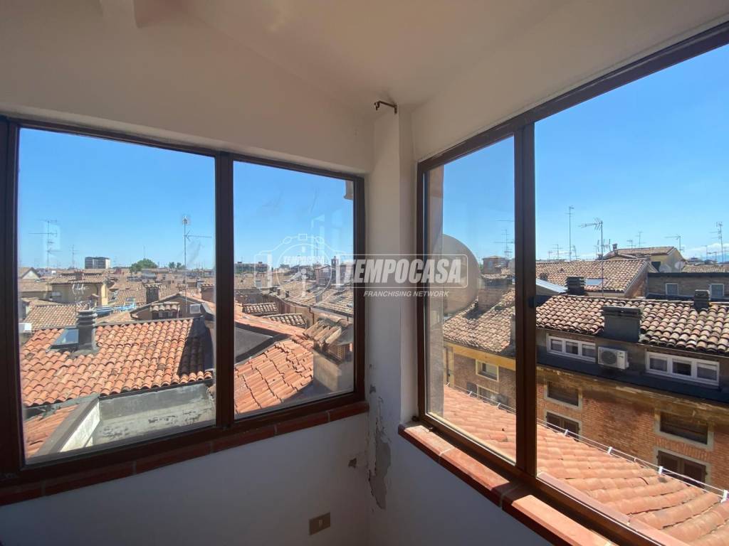 appartamento in vendita a Modena in zona Centro Storico