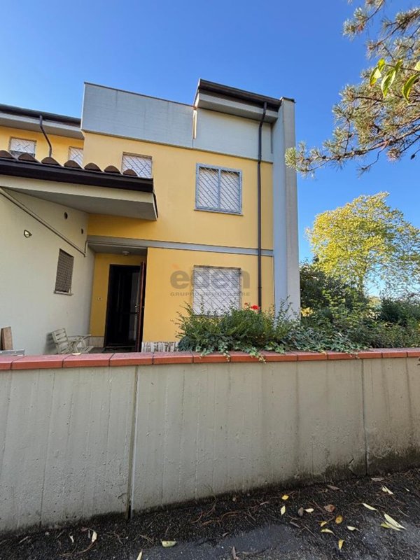 casa indipendente in vendita a Modena in zona Sant'Agnese