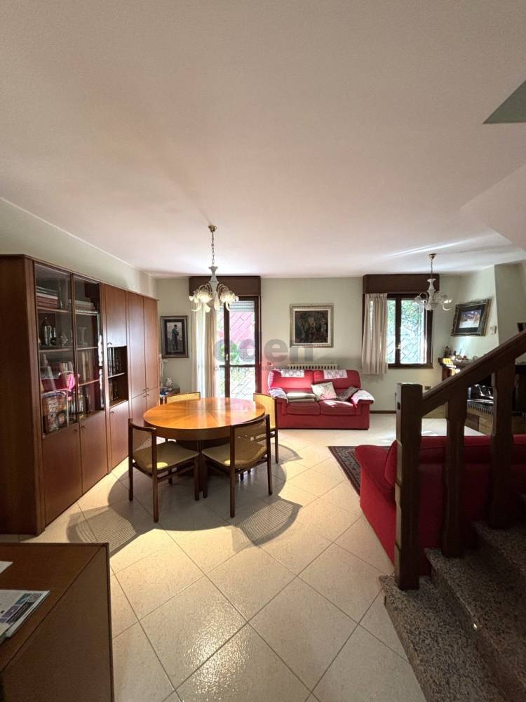 casa indipendente in vendita a Modena in zona Sant'Agnese