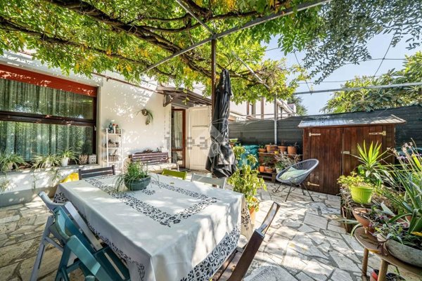 casa indipendente in vendita a Modena in zona Baggiovara