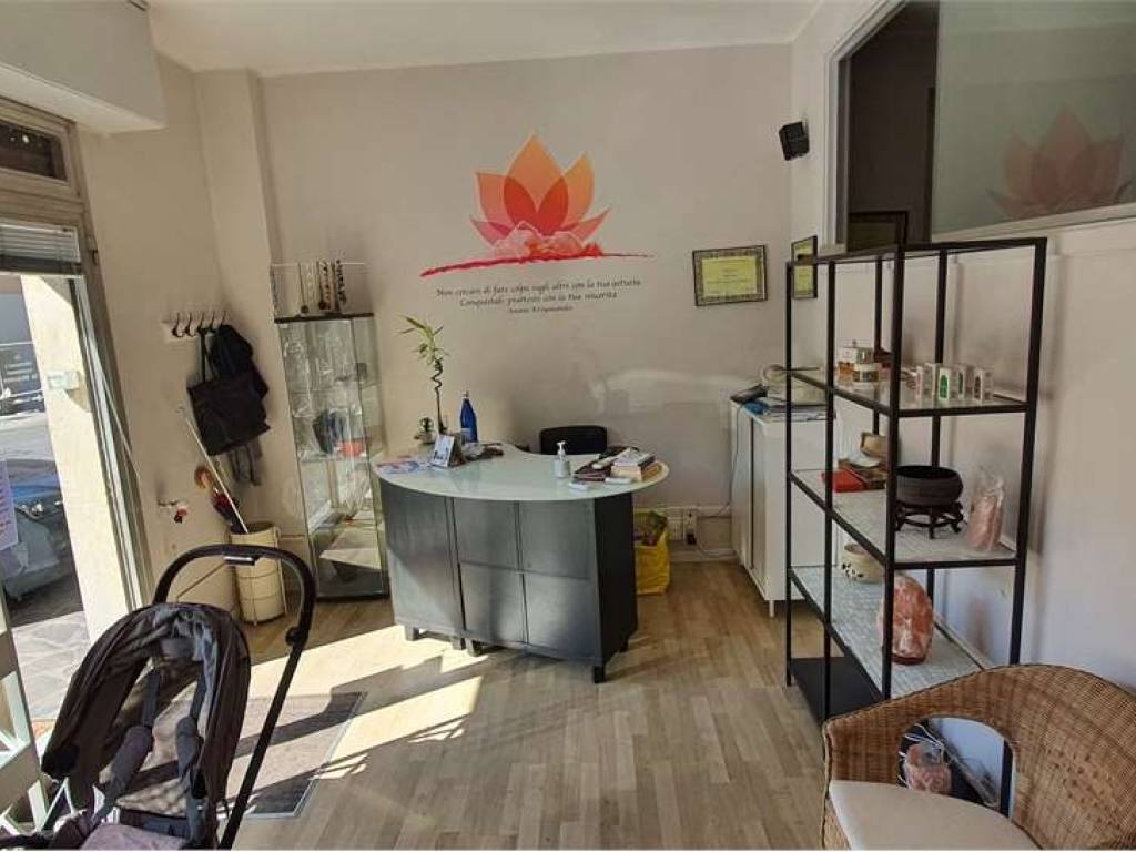 negozio in vendita a Modena in zona San Lazzaro / Modena Est