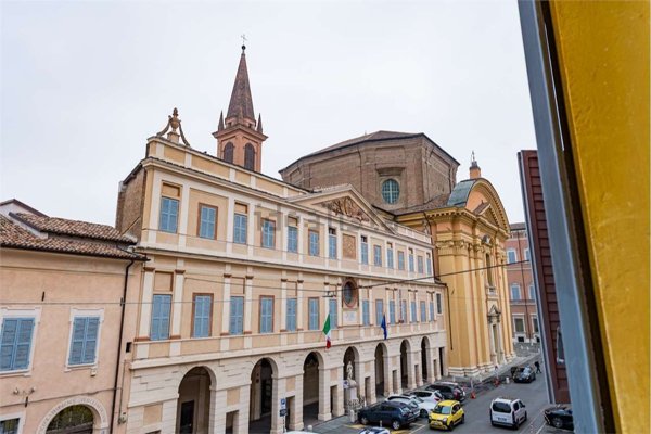 appartamento in vendita a Modena in zona Centro Storico
