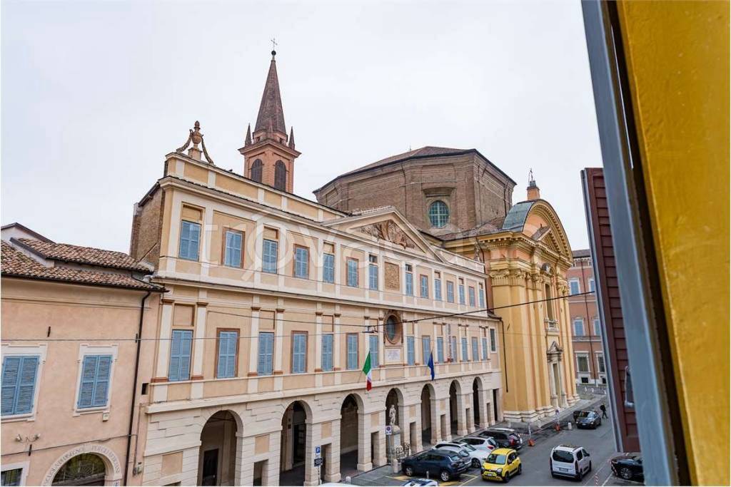 appartamento in vendita a Modena in zona Centro Storico