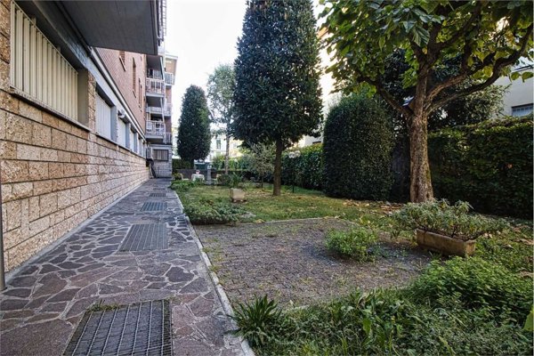 appartamento in vendita a Modena in zona Crocetta