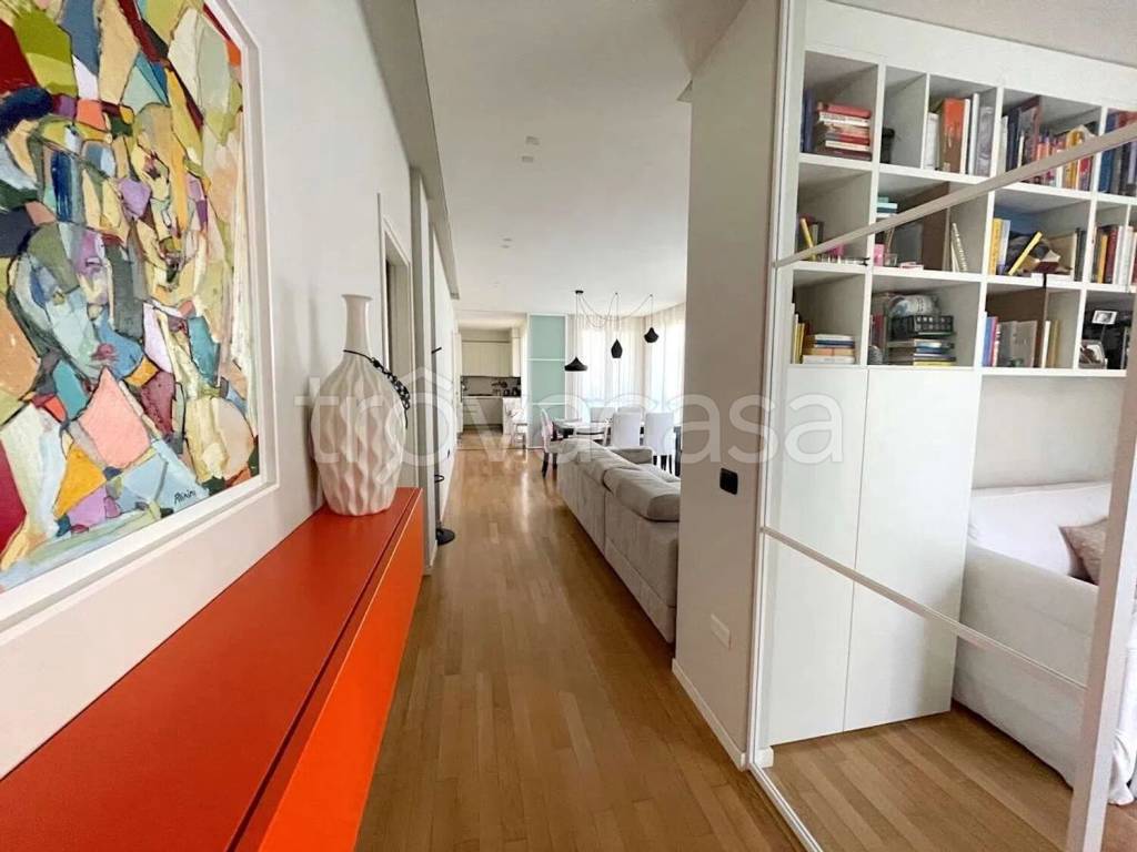 appartamento in vendita a Modena in zona Centro Storico