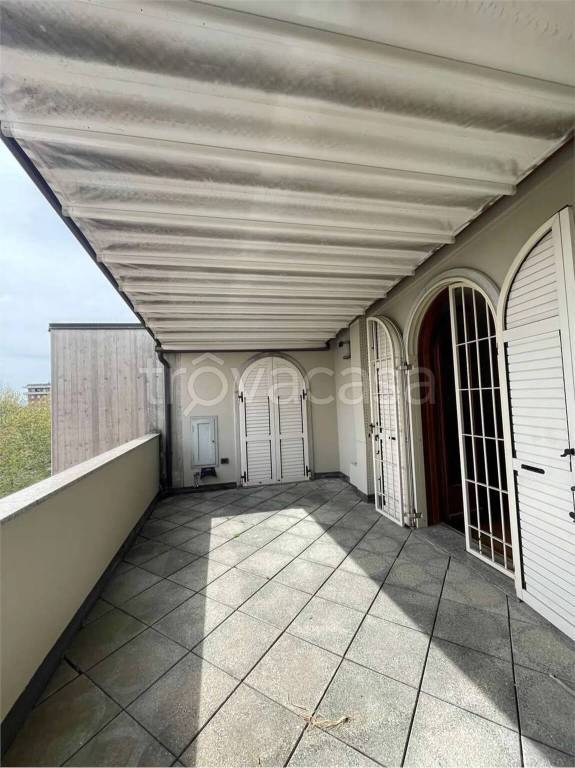 appartamento in vendita a Modena in zona Amendola