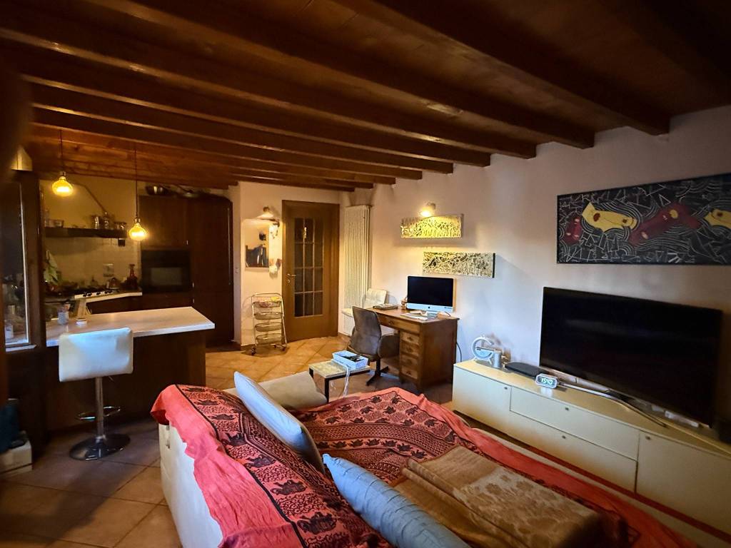 appartamento in vendita a Modena in zona San Lazzaro / Modena Est