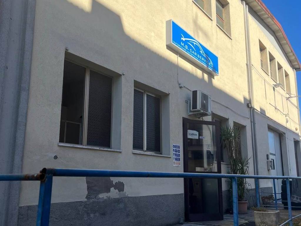 negozio in vendita a Modena in zona San Lazzaro / Modena Est