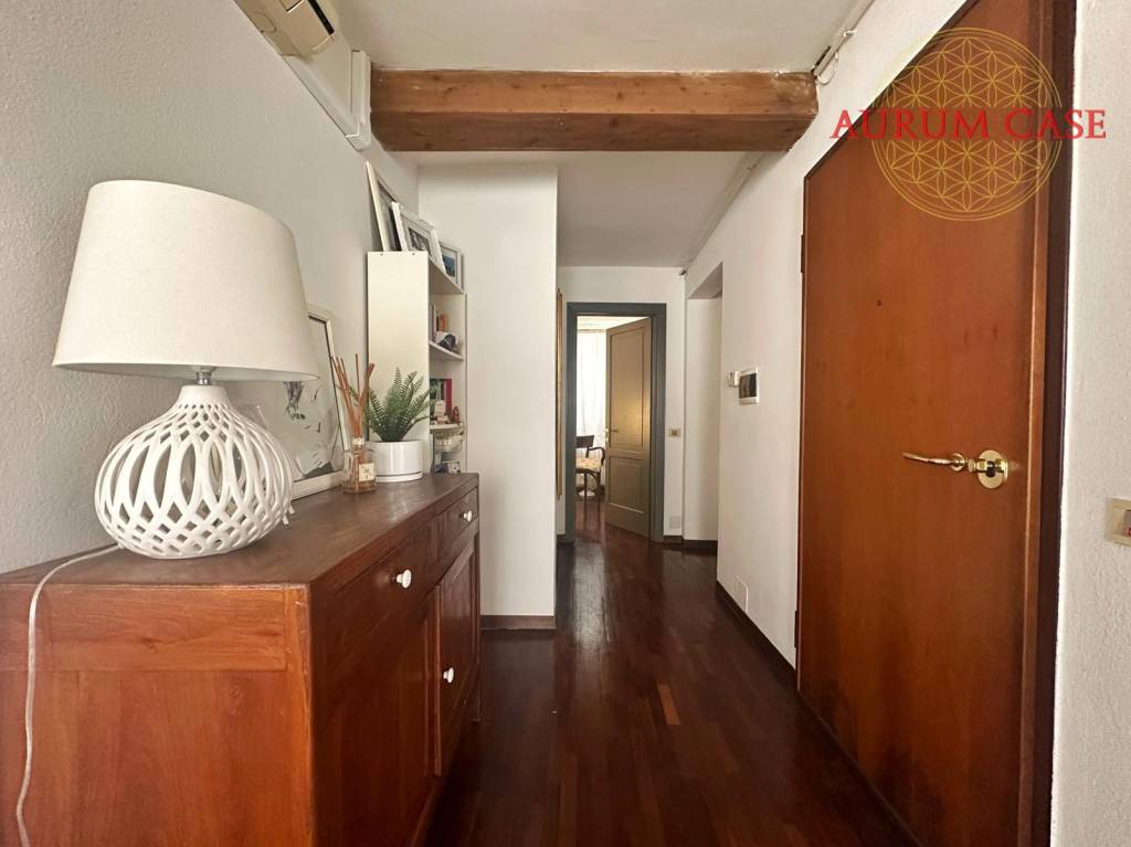 appartamento in vendita a Modena in zona Centro Storico