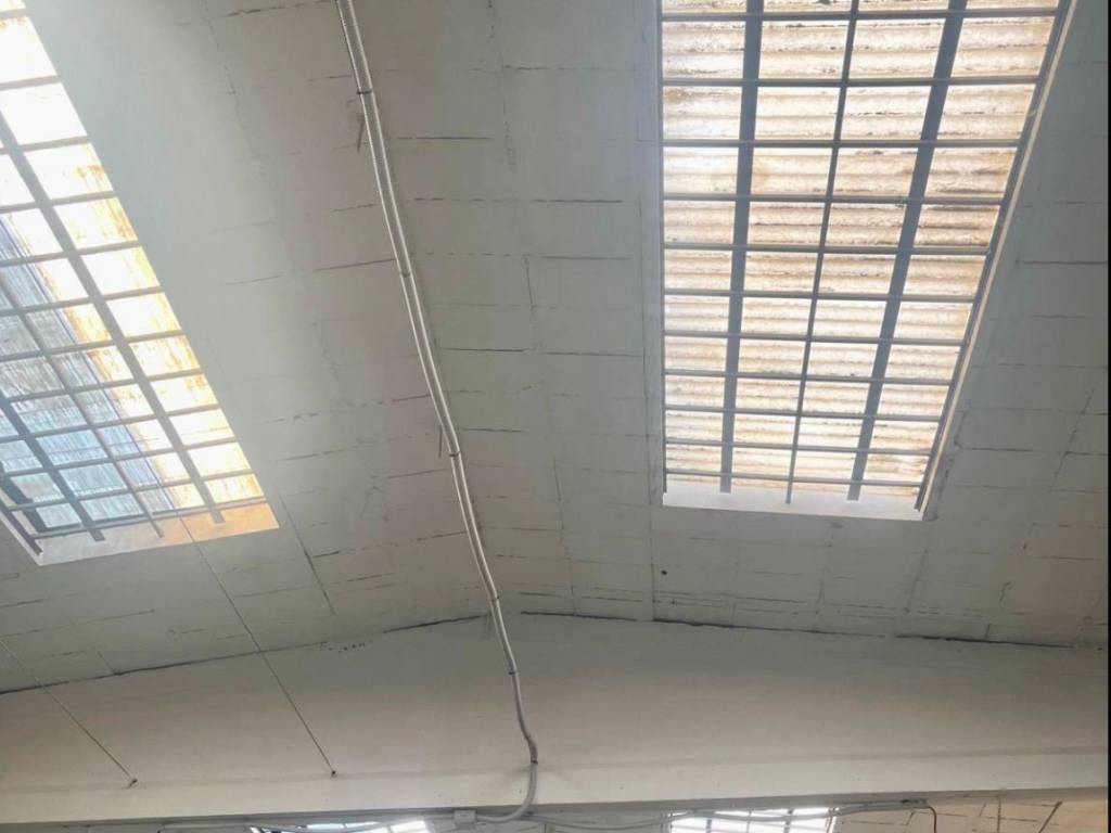 locale commerciale in vendita a Modena in zona Crocetta