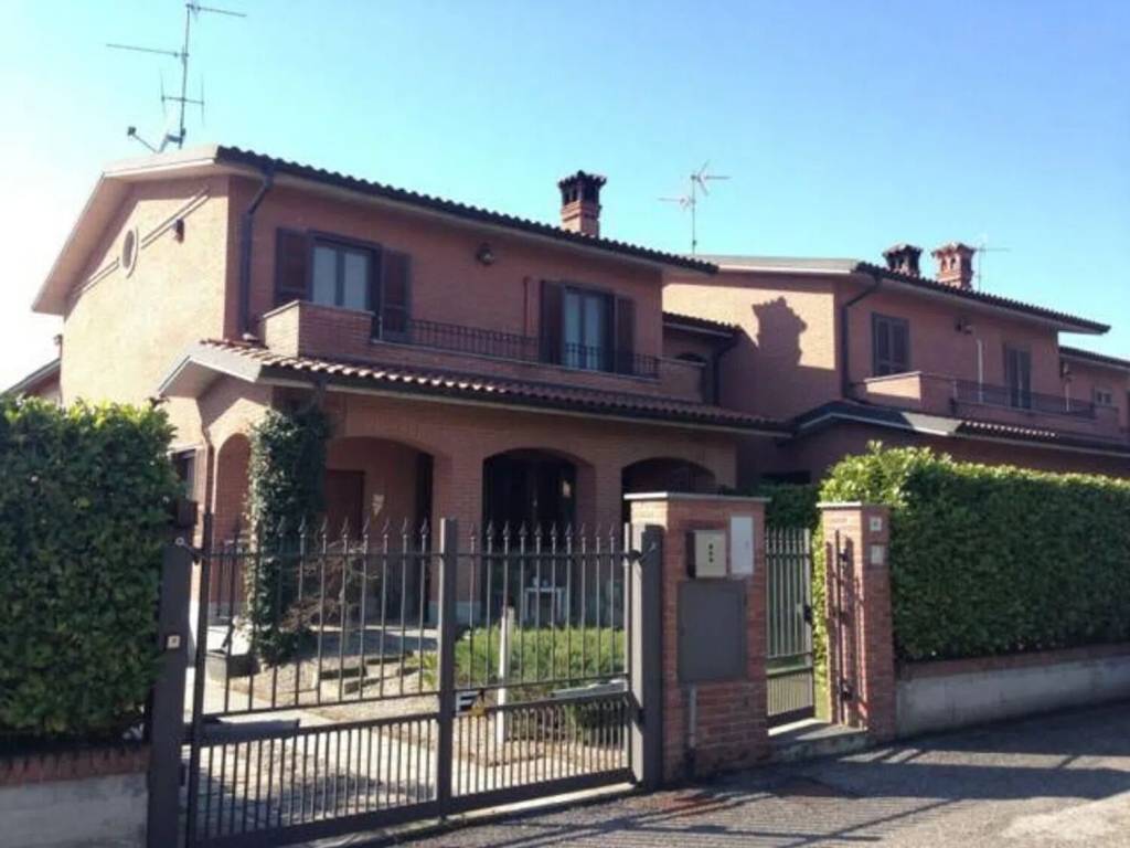 casa indipendente in vendita a Modena in zona Cognento