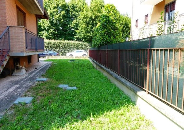 casa indipendente in vendita a Modena in zona Cognento