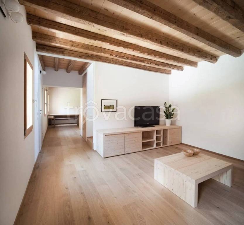 appartamento in vendita a Modena in zona Centro Storico