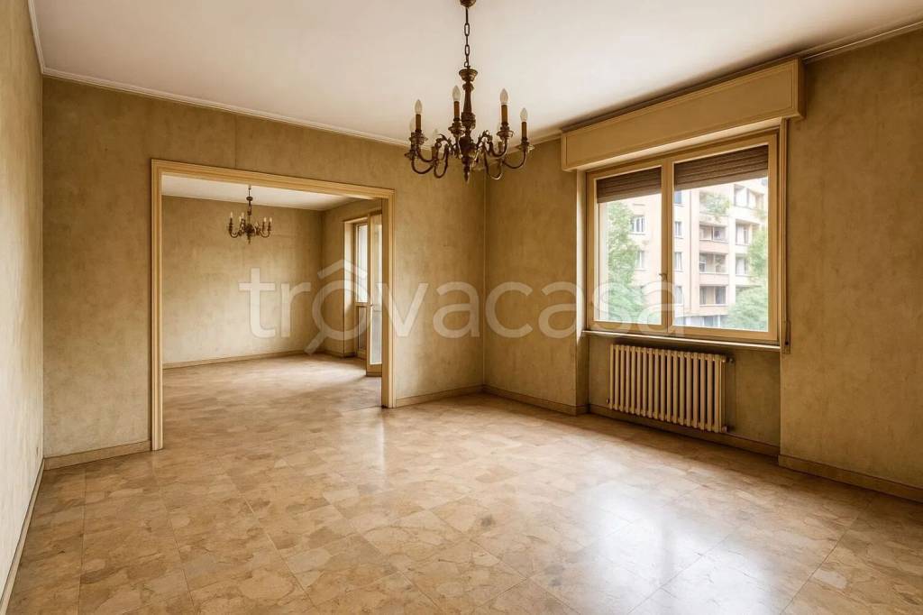 appartamento in vendita a Modena in zona Centro Storico