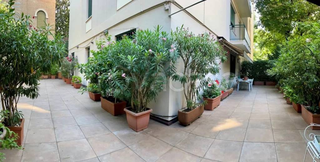 appartamento in vendita a Modena in zona Centro Storico