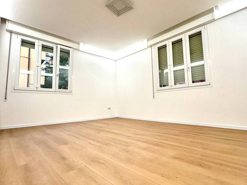 appartamento in vendita a Modena in zona Crocetta