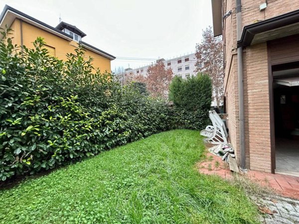 appartamento in vendita a Modena in zona Crocetta