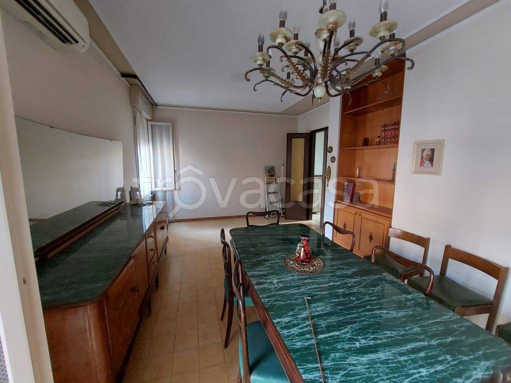 casa indipendente in vendita a Modena in zona Sant'Agnese