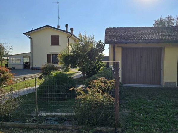 casa indipendente in vendita a Modena in zona Crocetta