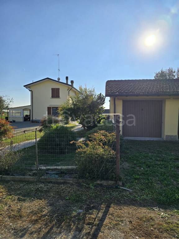 casa indipendente in vendita a Modena in zona Crocetta