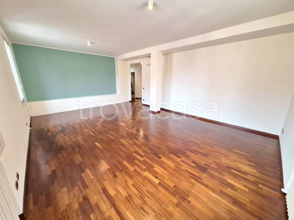 appartamento in vendita a Modena in zona Centro Storico