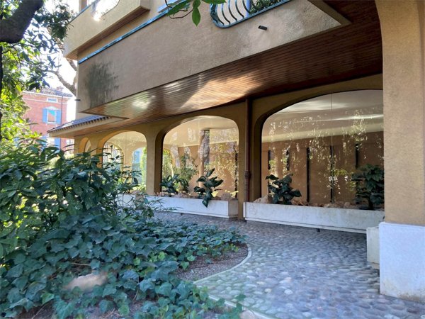 appartamento in vendita a Modena in zona Centro Storico