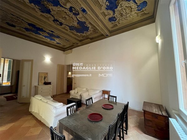 appartamento in vendita a Modena in zona Centro Storico