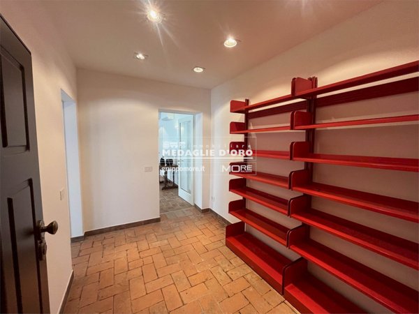 appartamento in vendita a Modena in zona Centro Storico