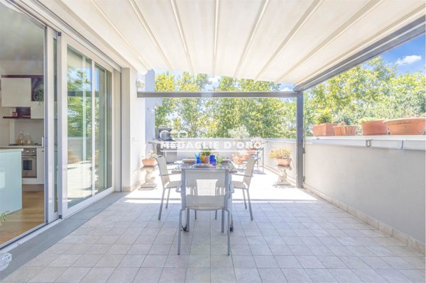 appartamento in vendita a Modena in zona Amendola