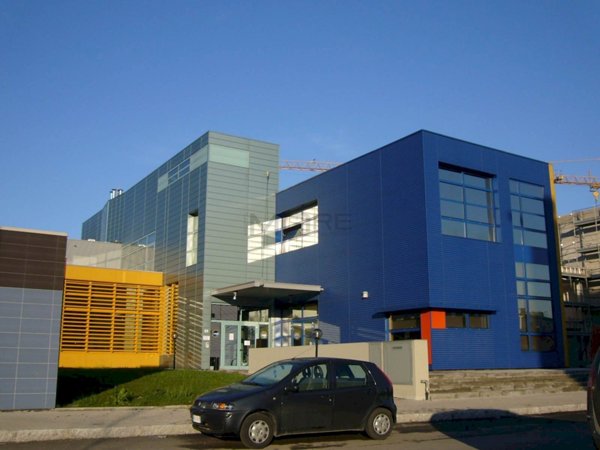 ufficio in vendita a Modena in zona San Faustino