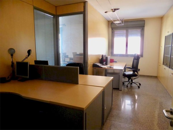 ufficio in vendita a Modena in zona San Faustino