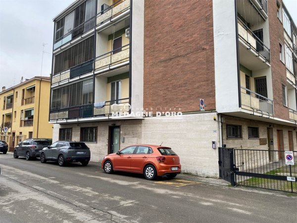 ufficio in vendita a Modena in zona San Faustino