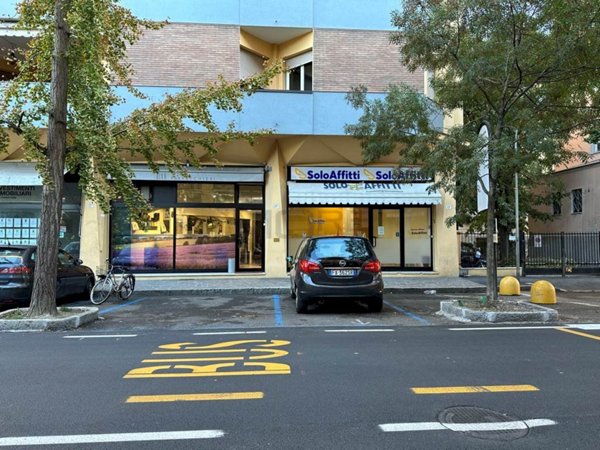 negozio in vendita a Modena in zona Sant'Agnese