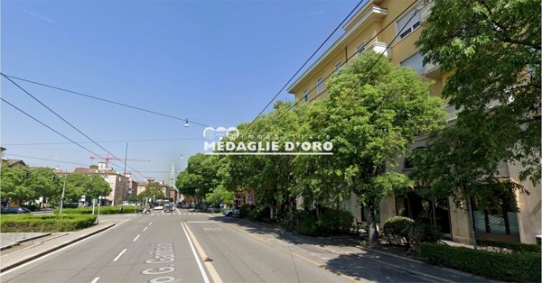 negozio in vendita a Modena in zona Centro Storico