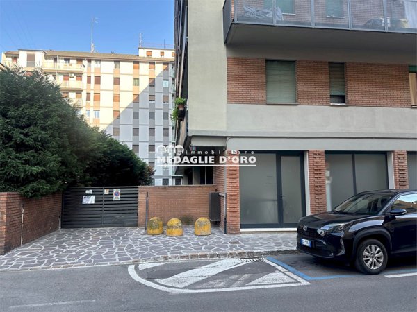locale di sgombero in vendita a Modena