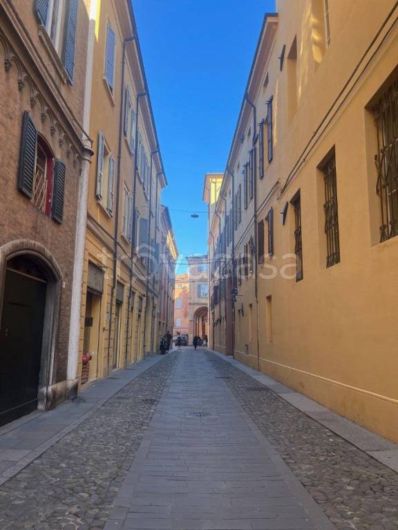 appartamento in vendita a Modena in zona Centro Storico