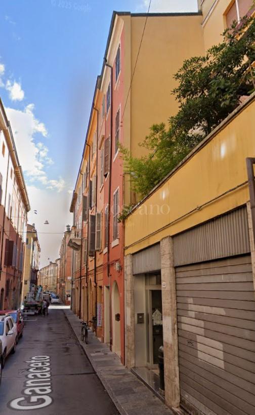appartamento in vendita a Modena in zona Centro Storico